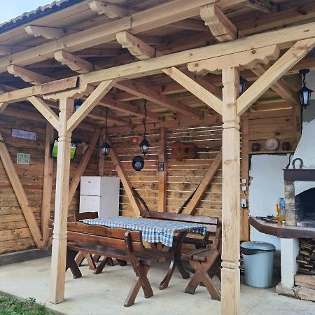 Guest House Yana Turkasheni Екстер'єр фото
