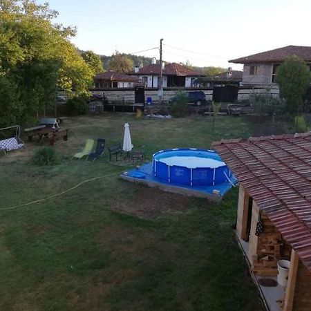 Guest House Yana Turkasheni Екстер'єр фото
