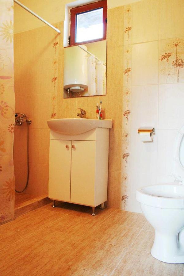 Guest House Yana Turkasheni Екстер'єр фото